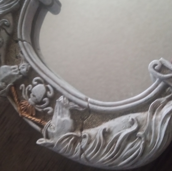 Unicorn Sculpture Frame Stand Mirror Castle Pillars Detailed - Picture 9 of 10